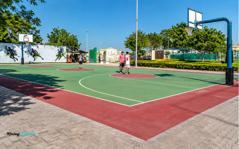 sports courts for basketball at Al Qusais Pond Park