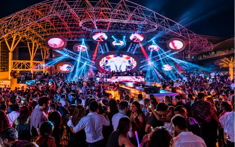 Music and Atmosphere at Nightclub